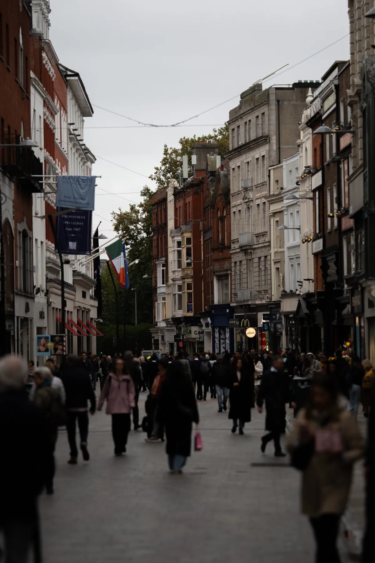 1/2000 • f/1.4 • ISO 160 • 85 mm