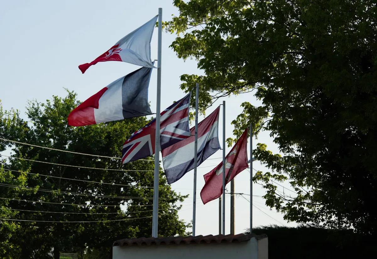 1/640 • f/5.6 • ISO 100 • 85 mm