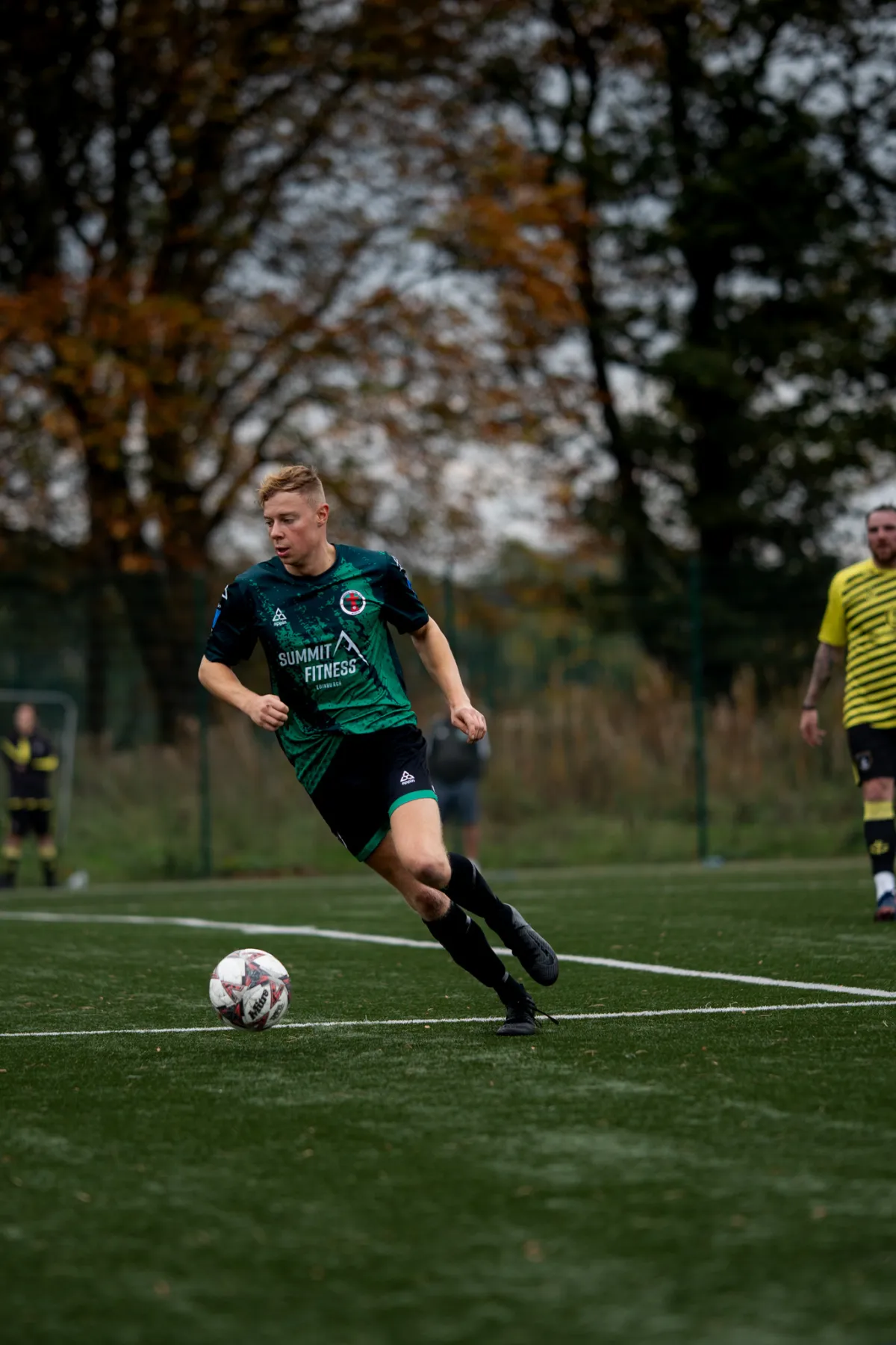 1/2000 • f/1.4 • ISO 200 • 85 mm