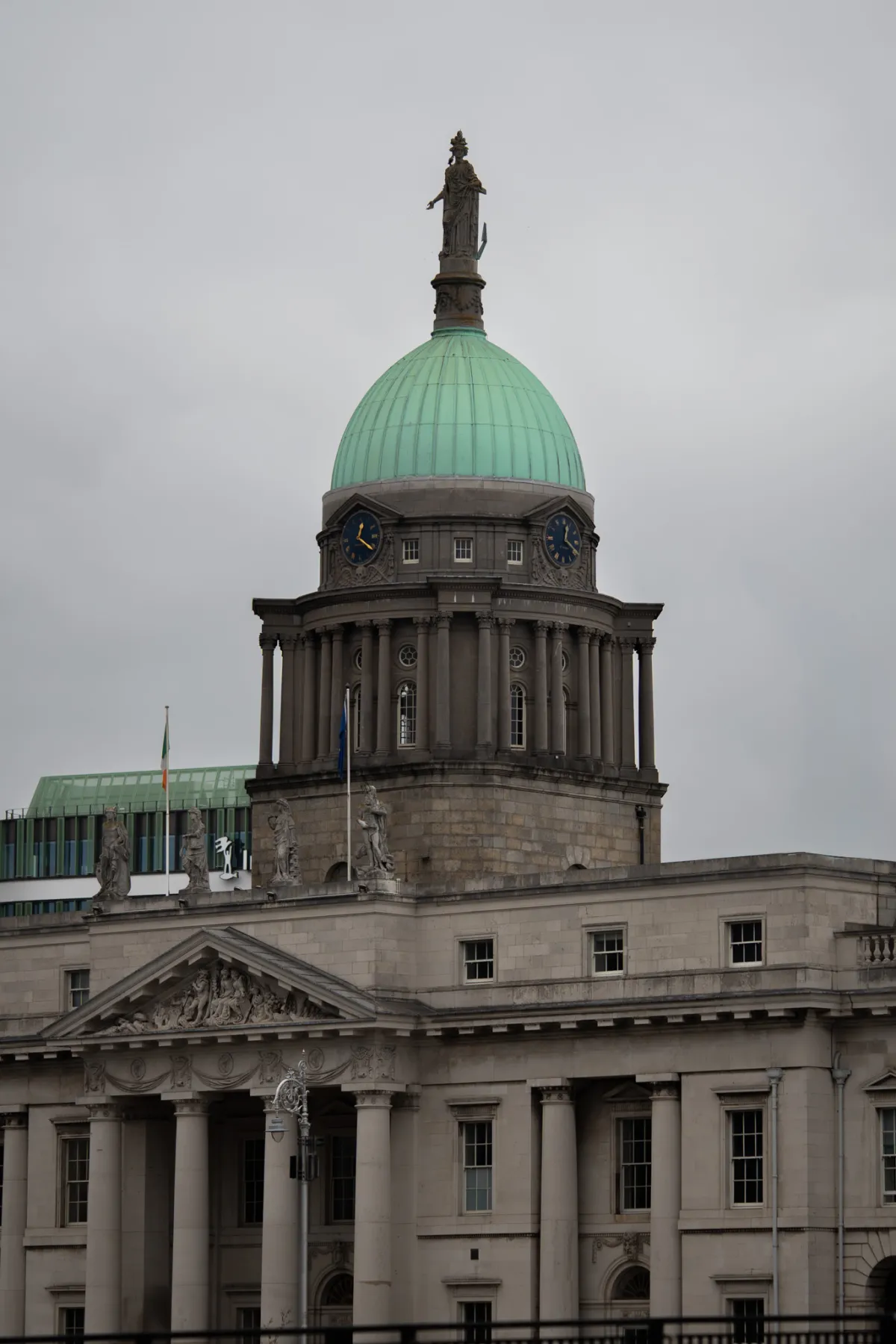 1/2000 • f/1.4 • ISO 100 • 85 mm