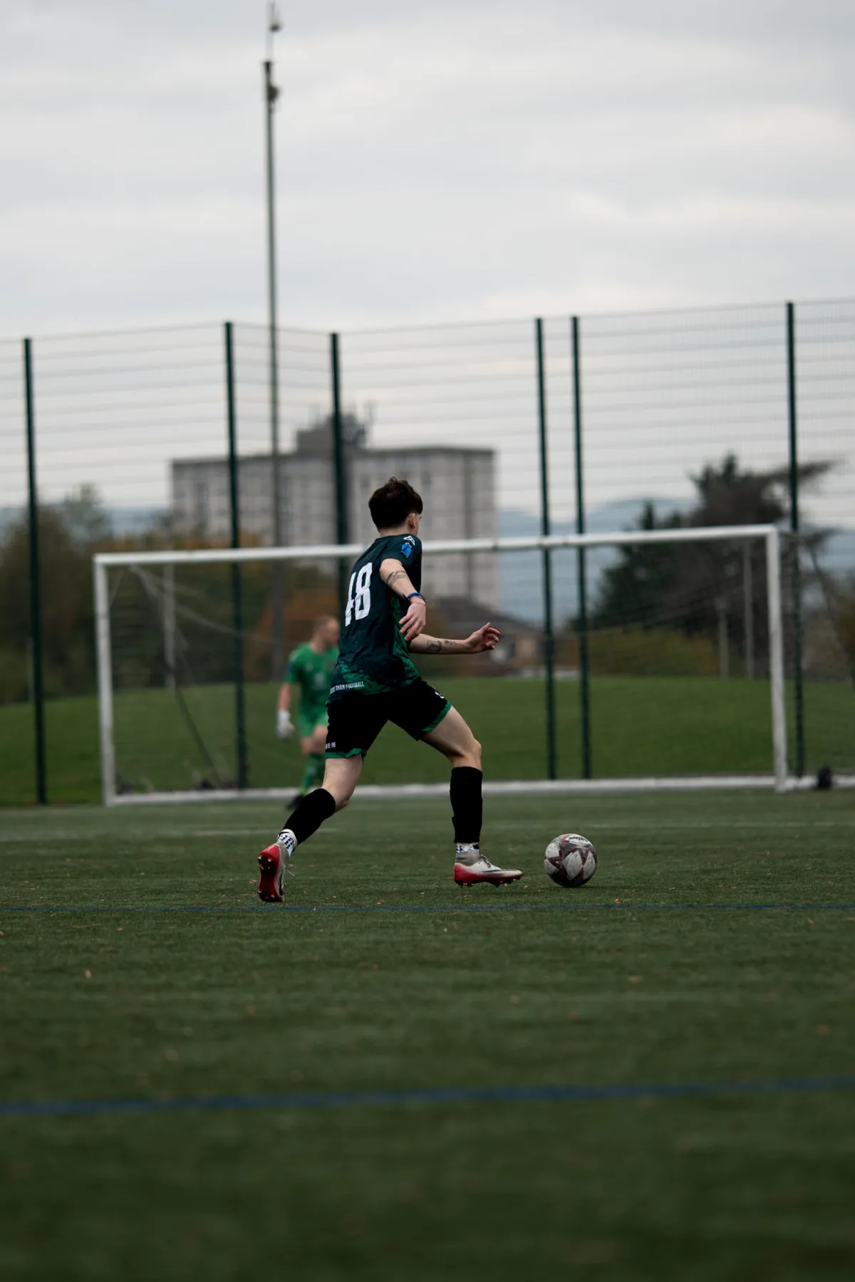 1/2000 • f/1.4 • ISO 100 • 85 mm