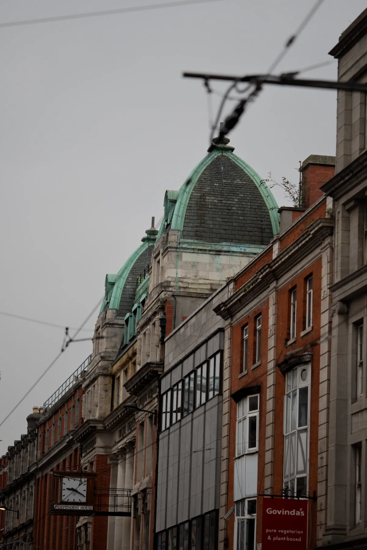 1/2000 • f/1.4 • ISO 125 • 85 mm