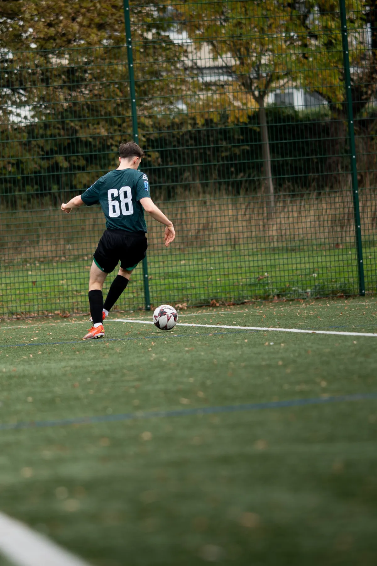 1/2000 • f/1.4 • ISO 250 • 85 mm